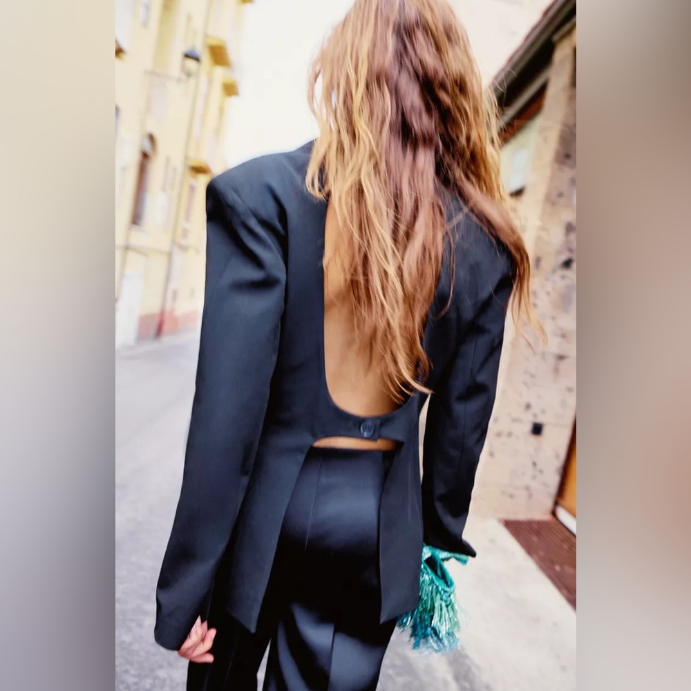 NWT ZARA BLAZER WITH BACK CUT-OUT